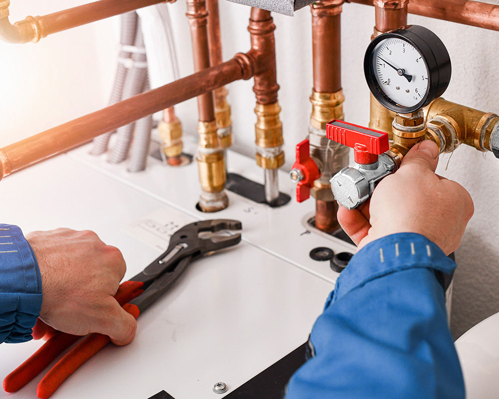 Steps involved in becoming a certified gas fitter and the training required for this profession